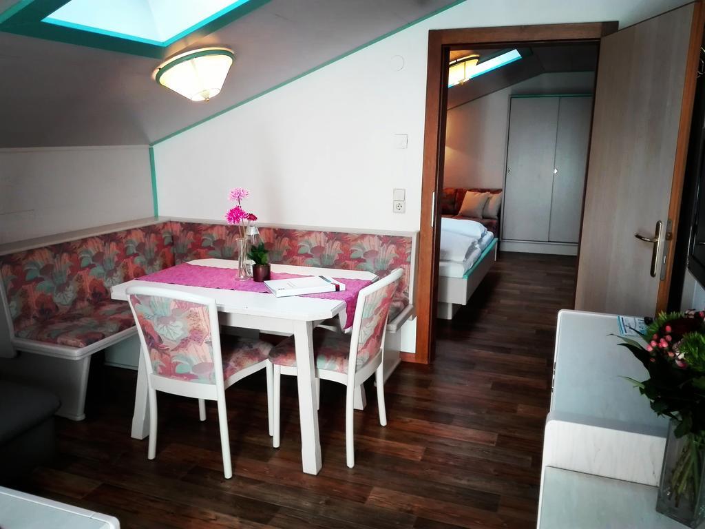 厄茨Haus Monika公寓 外观 照片